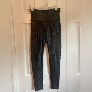 Women’s Spanx Black Leggings Workout Yoga Size Medium